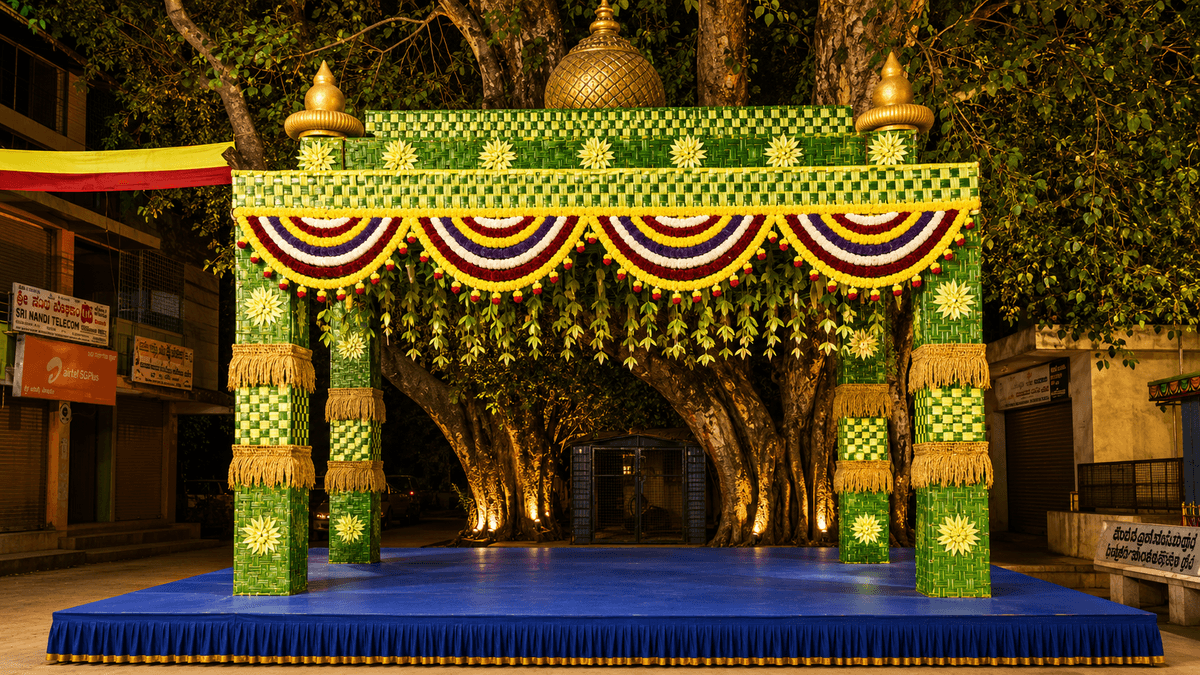 Grand wedding mandap decoration in Bangalore with luxury floral setup